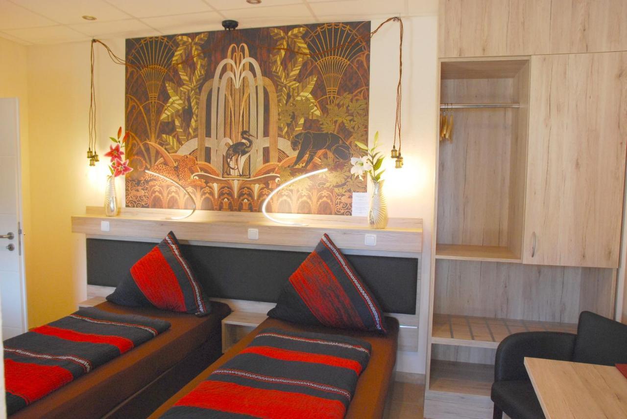 Land-Hotel Zum Schwan, Garni Weilerswist-Metternich, 3 E-Ladestationen, Naehe Phantasialand, Palmenparadies Euskirchen 외부 사진