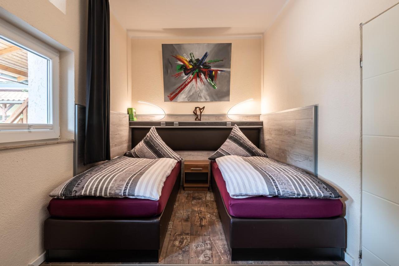 Land-Hotel Zum Schwan, Garni Weilerswist-Metternich, 3 E-Ladestationen, Naehe Phantasialand, Palmenparadies Euskirchen 외부 사진