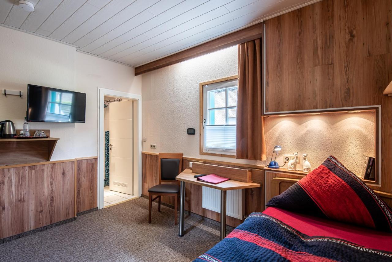 Land-Hotel Zum Schwan, Garni Weilerswist-Metternich, 3 E-Ladestationen, Naehe Phantasialand, Palmenparadies Euskirchen 외부 사진