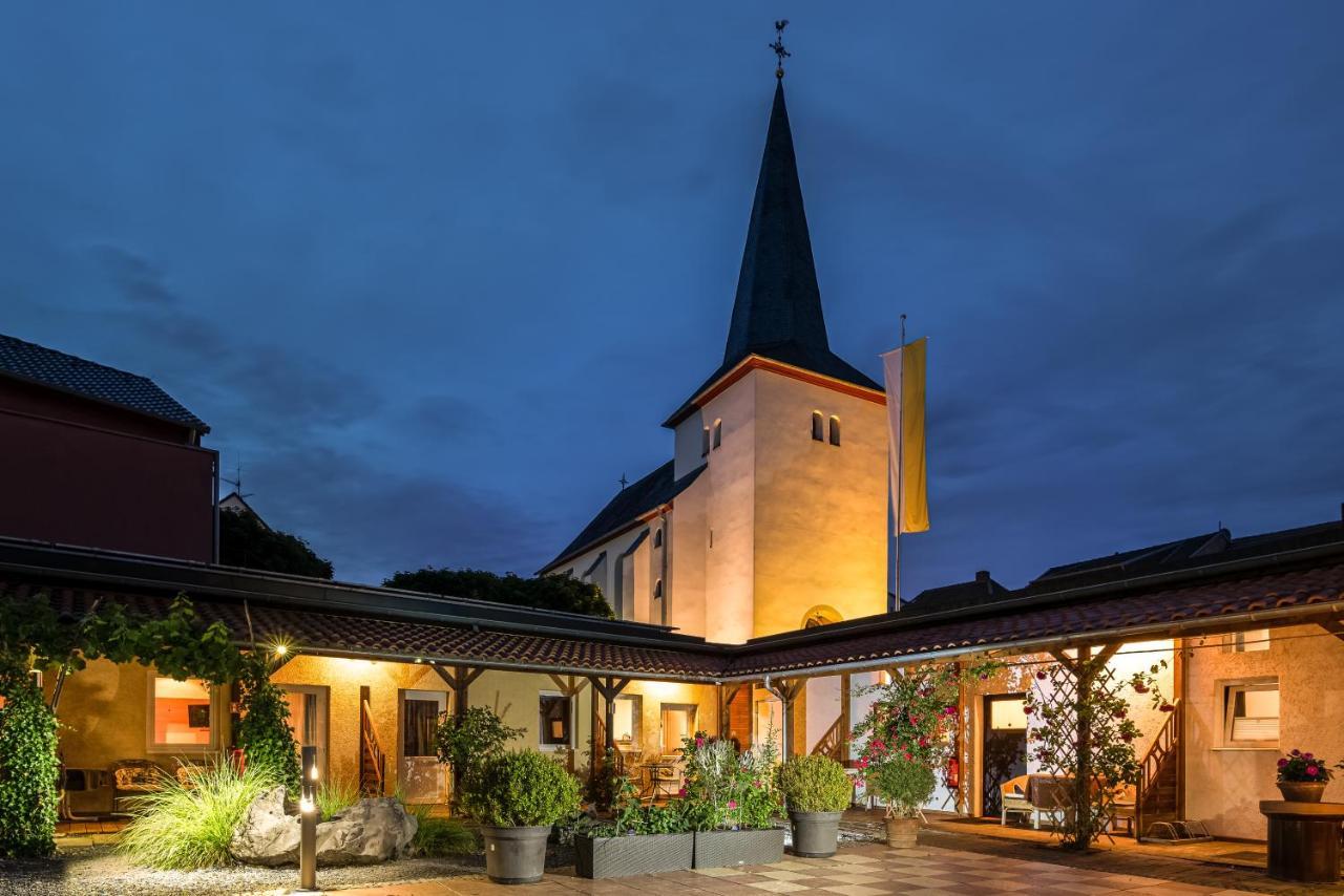 Land-Hotel Zum Schwan, Garni Weilerswist-Metternich, 3 E-Ladestationen, Naehe Phantasialand, Palmenparadies Euskirchen 외부 사진